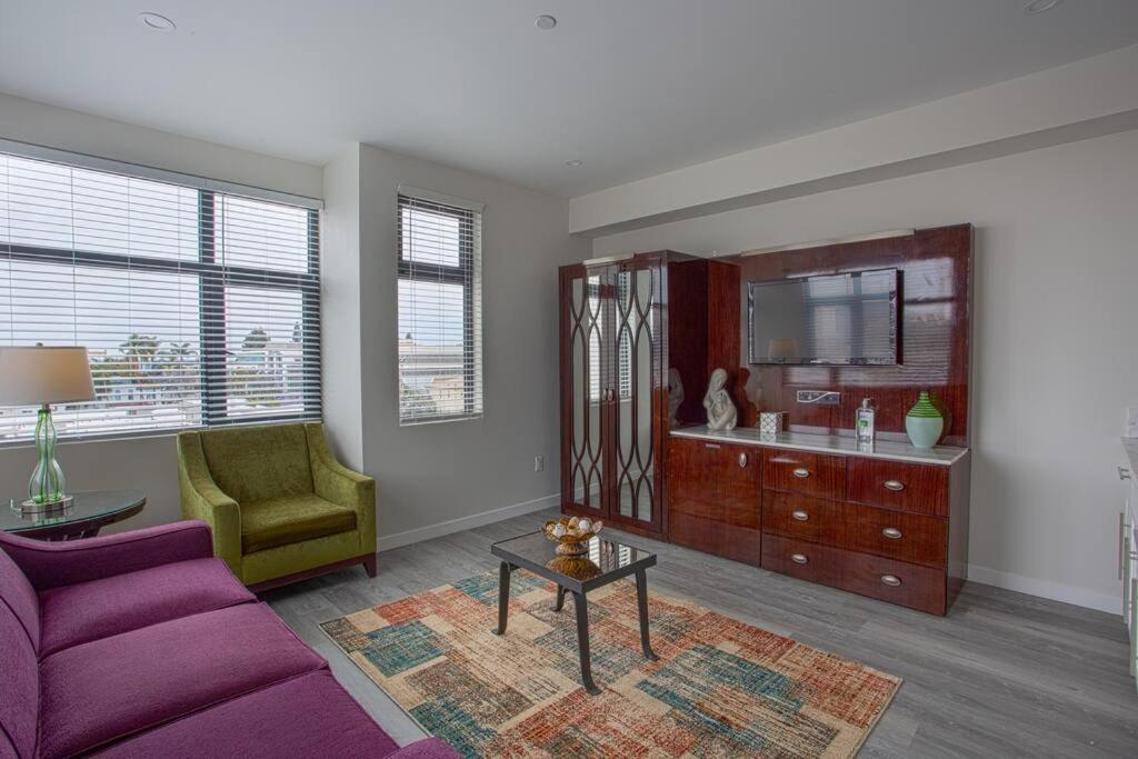 Cali King Size One Bedroom Luxurious Suite In Dtsd San Diego Exterior photo